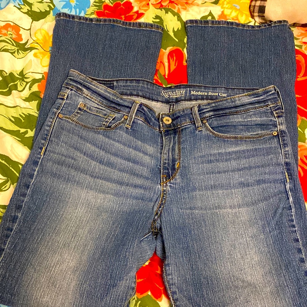 Signature by Levi Strauss & Co. Modern Boot Cut Jeans